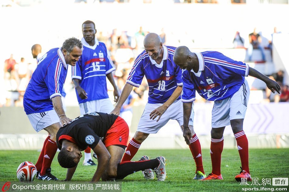 马来西亚队横扫法国队，黄鸭组合关键制胜