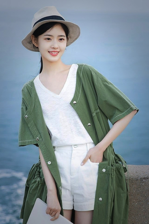 唯一性，在史诗与失常之间，维尼修斯提供了第三种答案